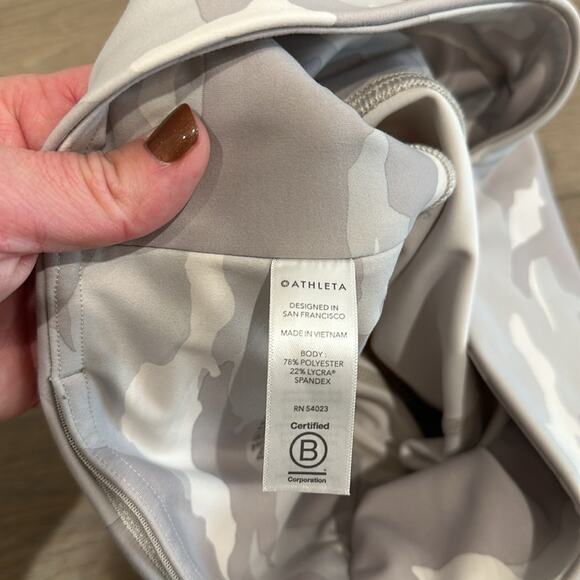 ATHLETA Taupe Gray Camo Elation 7/8 Tight Active Workout Gym Leggings Size XS - Picture 9 of 12